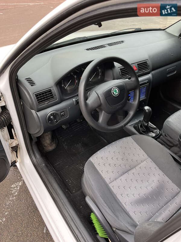 Лифтбек Skoda Octavia 2009 в Житомире