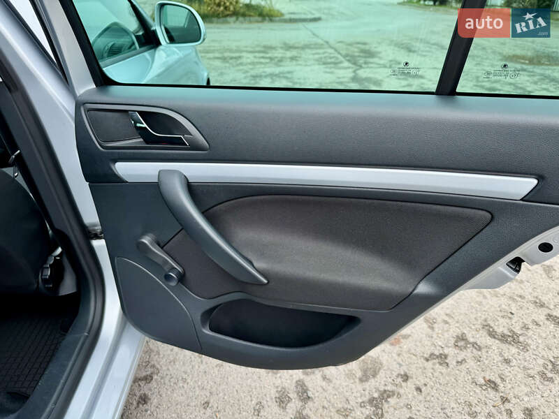 Универсал Skoda Octavia 2011 в Ужгороде