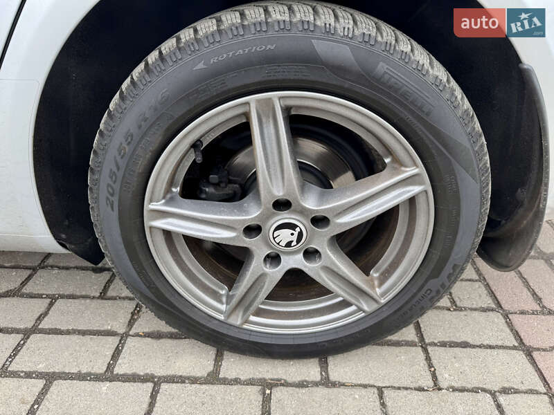 Универсал Skoda Octavia 2011 в Ужгороде