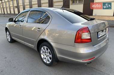Лифтбек Skoda Octavia 2011 в 