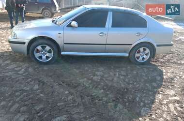 Лифтбек Skoda Octavia 2002 в 