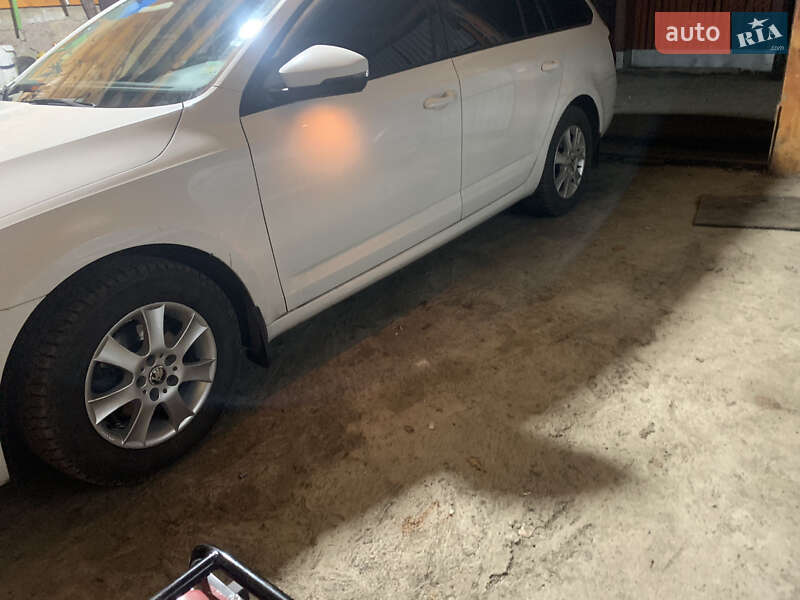 Универсал Skoda Octavia 2014 в Межгорье