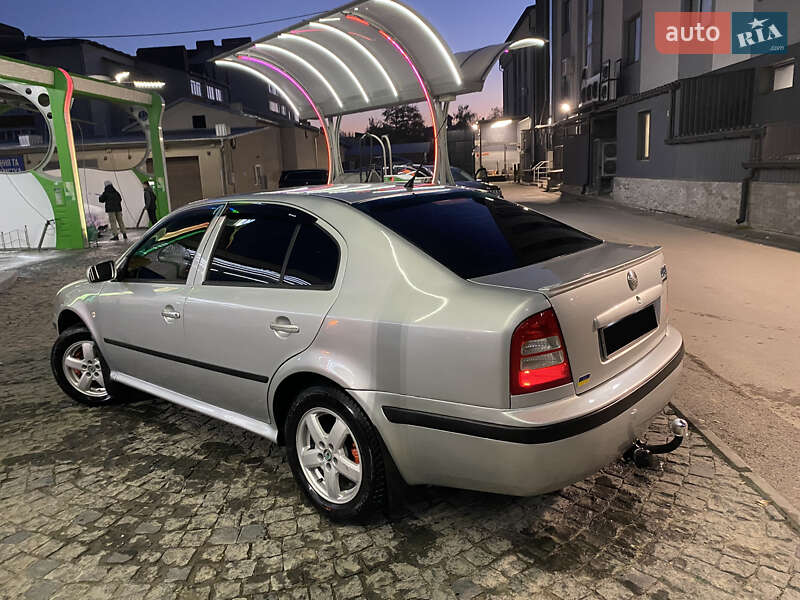 Лифтбек Skoda Octavia 2005 в Чорткове