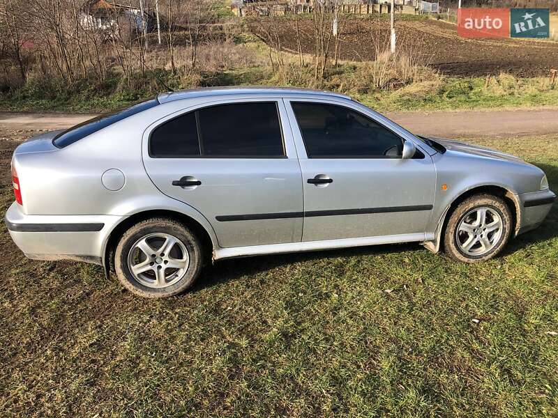 Ліфтбек Skoda Octavia 2000 в Івано-Франківську