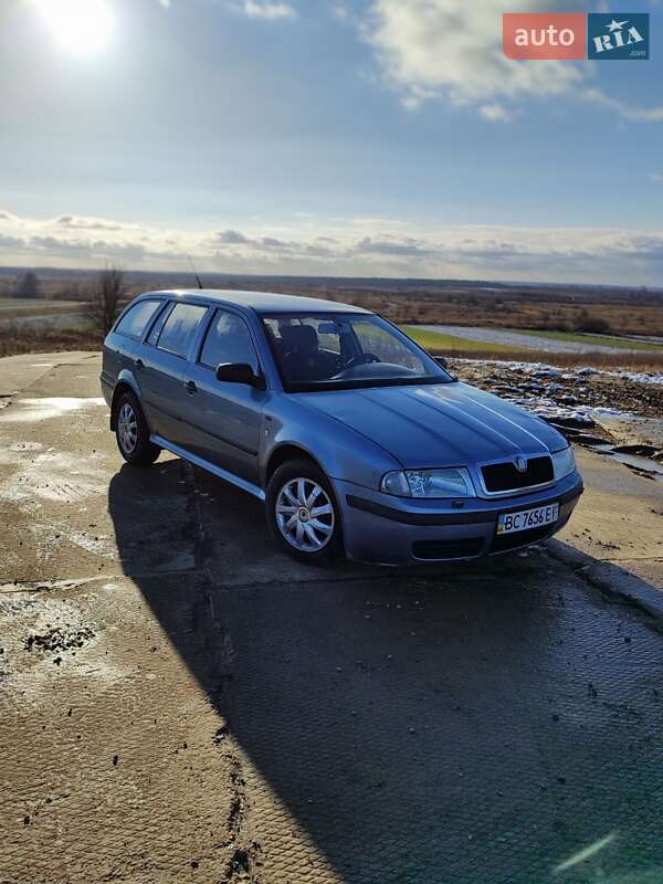 Універсал Skoda Octavia 2003 в Яворові