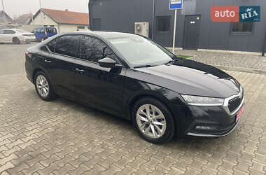 Лифтбек Skoda Octavia 2020 в Ужгороде