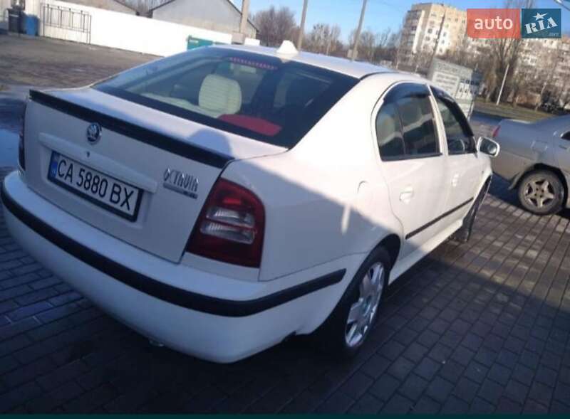 Лифтбек Skoda Octavia 2003 в Черкассах