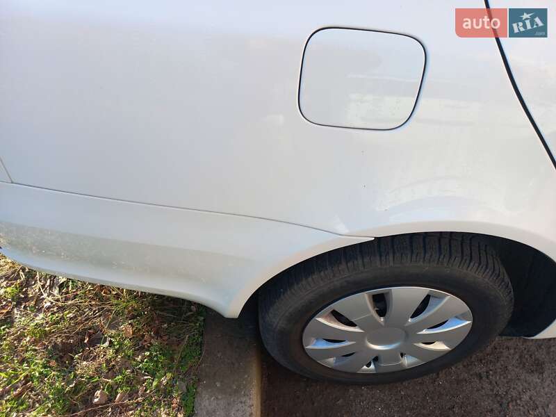 Ліфтбек Skoda Octavia 2010 в Запоріжжі