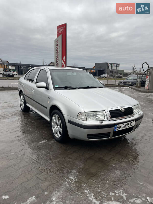 Лифтбек Skoda Octavia 2003 в Луцке