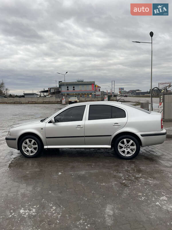 Лифтбек Skoda Octavia 2003 в Луцке