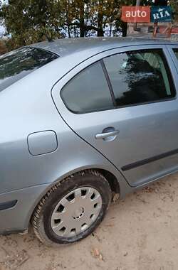 Лифтбек Skoda Octavia 2004 в 