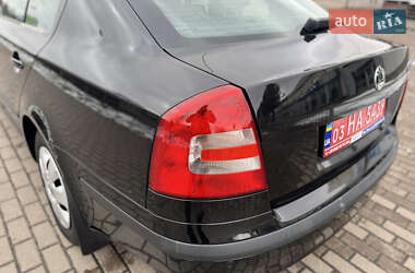 Ліфтбек Skoda Octavia 2008 в Рівному