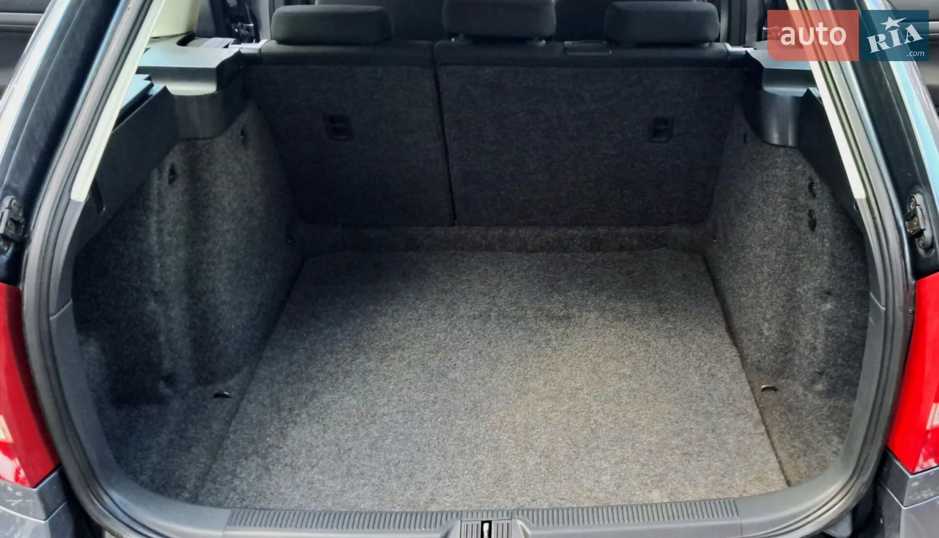 2010 Skoda Octavia - мініатюра 18