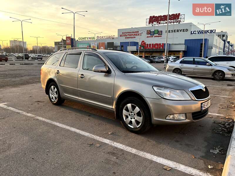 Універсал Skoda Octavia 2012 в Дніпрі