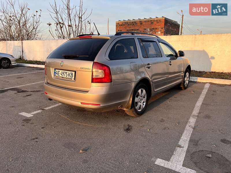 Універсал Skoda Octavia 2012 в Дніпрі