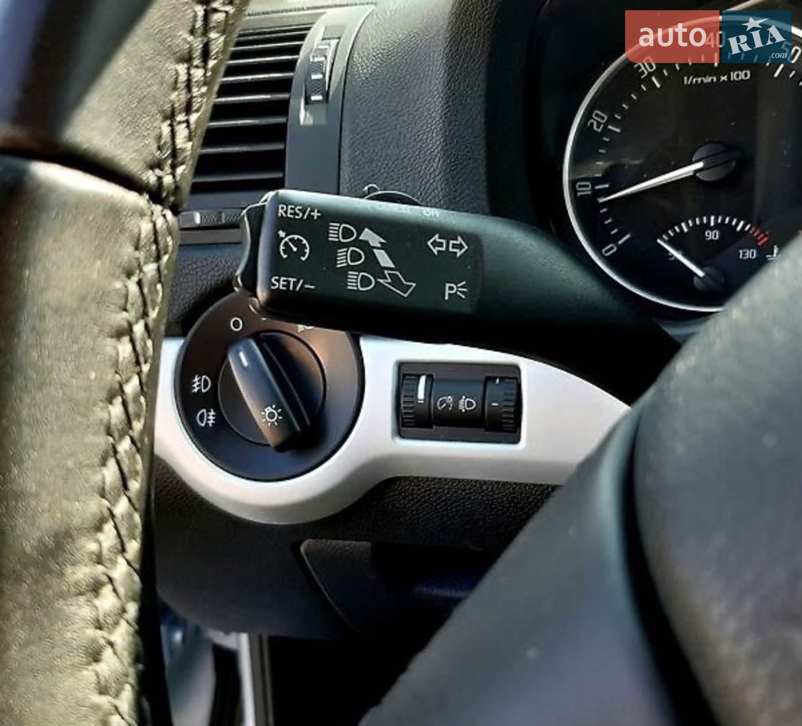 2010 Skoda Octavia - мініатюра 9