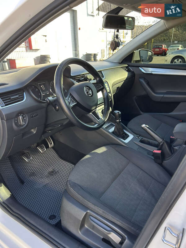 Лифтбек Skoda Octavia 2013 в Одессе