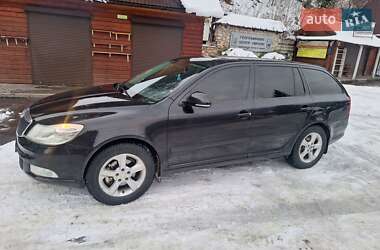 Универсал Skoda Octavia 2012 в Рахове