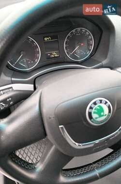 Лифтбек Skoda Octavia 2010 в 