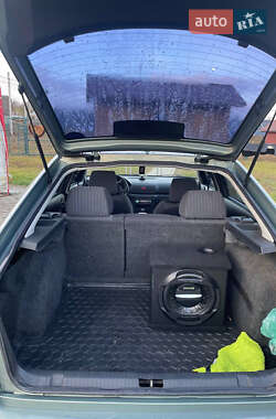 Лифтбек Skoda Octavia 2002 в 