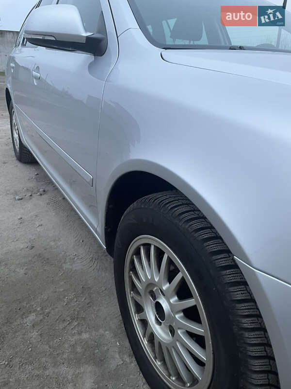 Універсал Skoda Octavia 2010 в Вознесенську