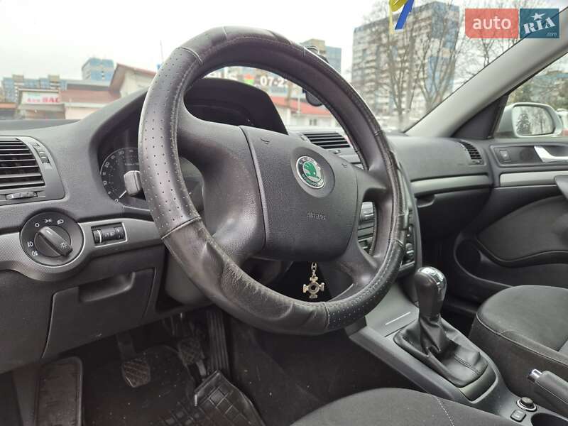 Лифтбек Skoda Octavia 2007 в Днепре