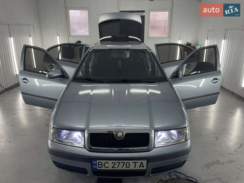 Лифтбек Skoda Octavia 2002 в Буске