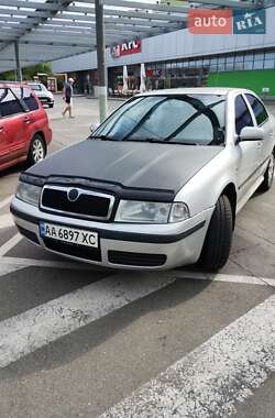 Лифтбек Skoda Octavia 2003 в Киеве