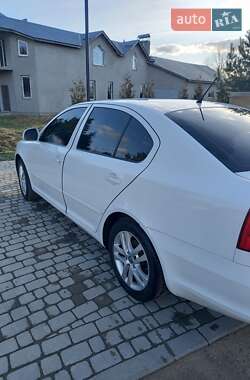 Лифтбек Skoda Octavia 2011 в 
