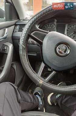 Універсал Skoda Octavia 2015 в Дрогобичі