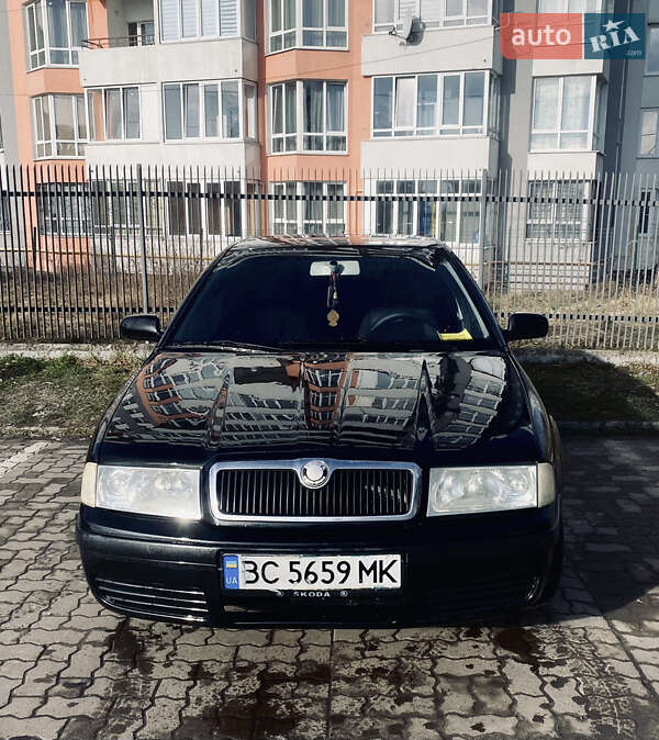Хэтчбек Skoda Octavia 2005 в 