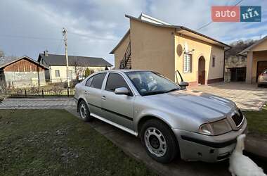 Лифтбек Skoda Octavia 2004 в 