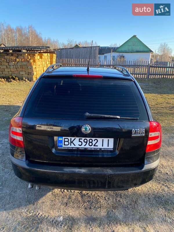 Универсал Skoda Octavia 2007 в Рокитном