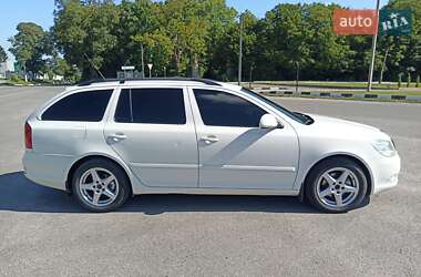Универсал Skoda Octavia 2010 в 