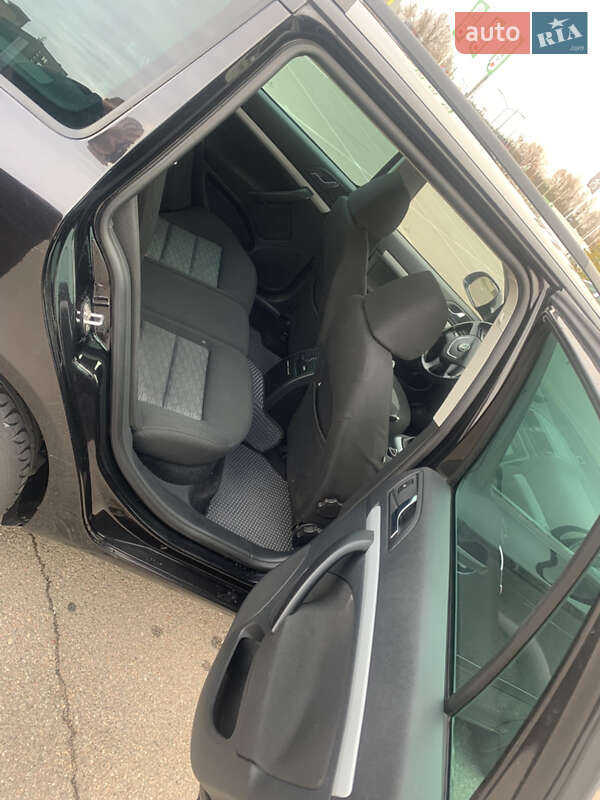 Универсал Skoda Octavia 2009 в Глевахе