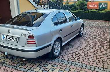 Ліфтбек Skoda Octavia 1998 в 