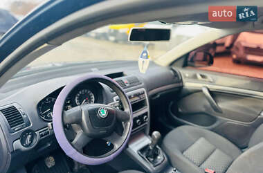 Лифтбек Skoda Octavia 2012 в 