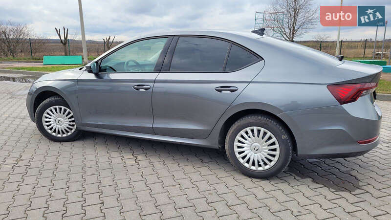 Лифтбек Skoda Octavia 2023 в Ивано-Франковске