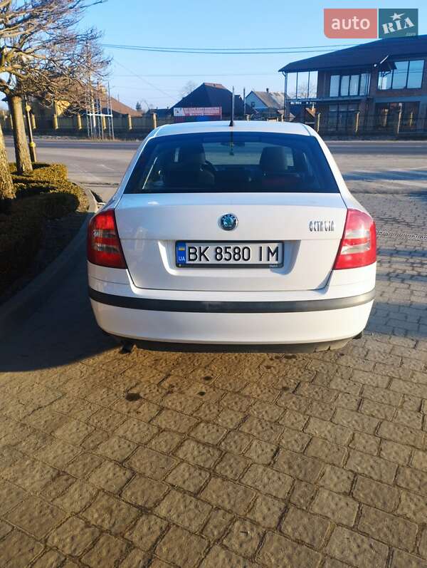 Лифтбек Skoda Octavia 2012 в Сарнах