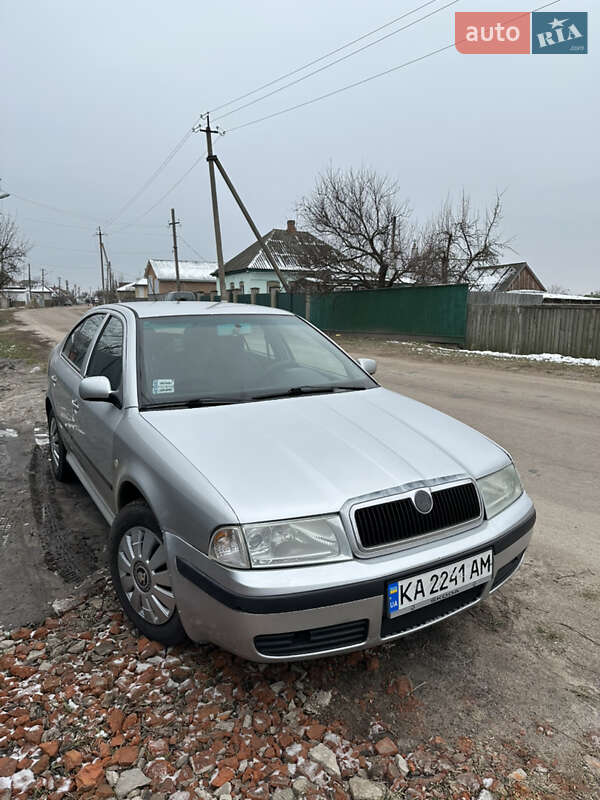 Лифтбек Skoda Octavia 2001 в Ичне