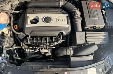 Лифтбек Skoda Octavia 2012 в 