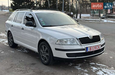 Универсал Skoda Octavia 2010 в Ромнах