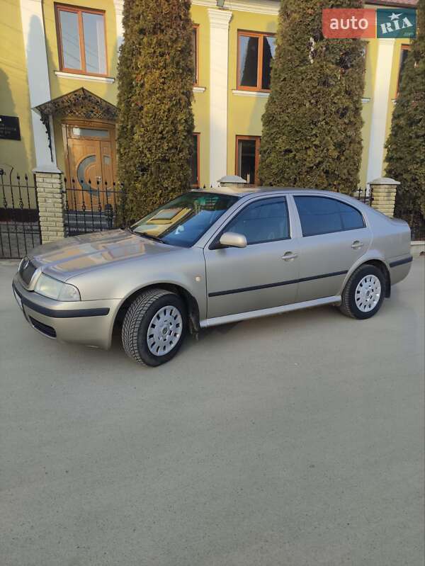 Лифтбек Skoda Octavia 2005 в Черновцах