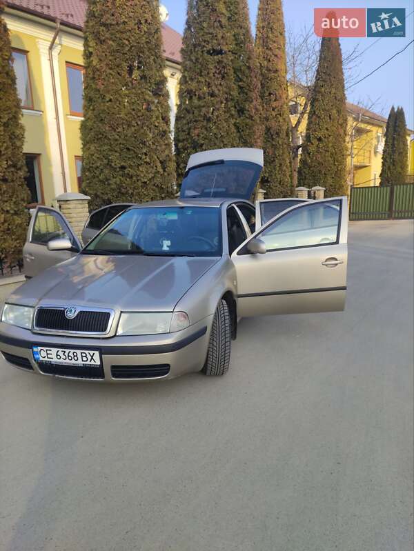Лифтбек Skoda Octavia 2005 в Черновцах