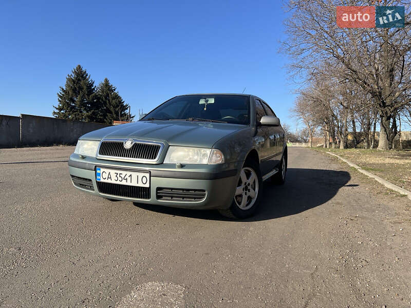 Лифтбек Skoda Octavia 2002 в Сахновщине фото Лифтбек Skoda Octavia 2002 в Сахновщине