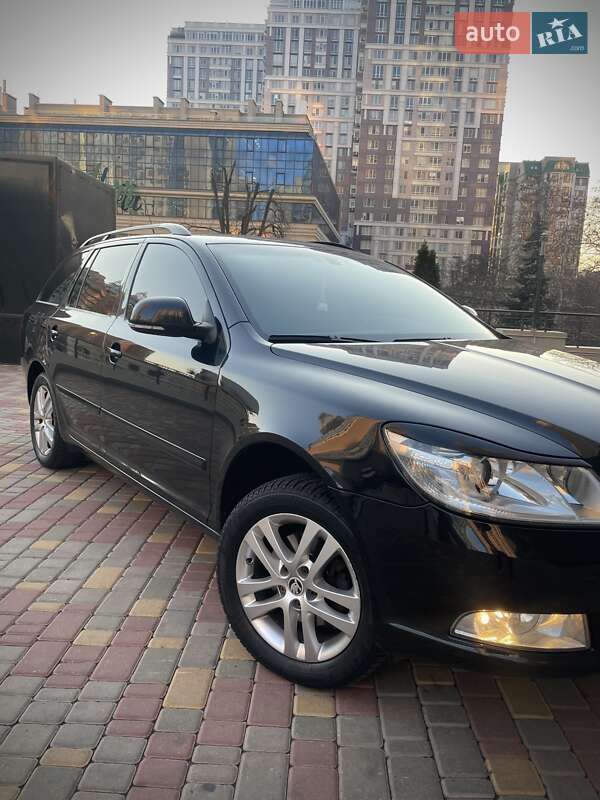Универсал Skoda Octavia 2009 в Одессе