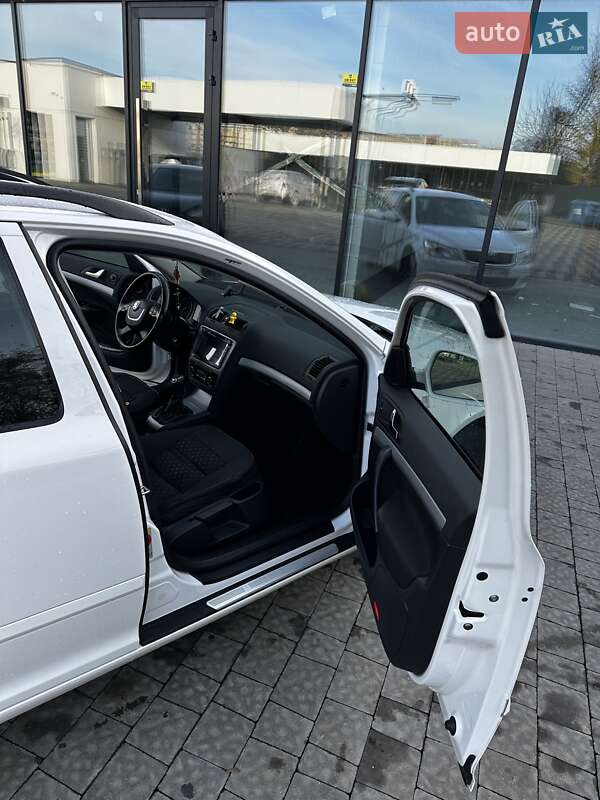 Універсал Skoda Octavia 2012 в Ужгороді