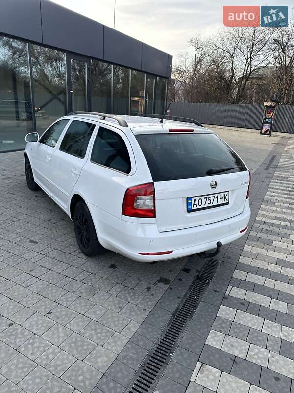 Універсал Skoda Octavia 2012 в Ужгороді
