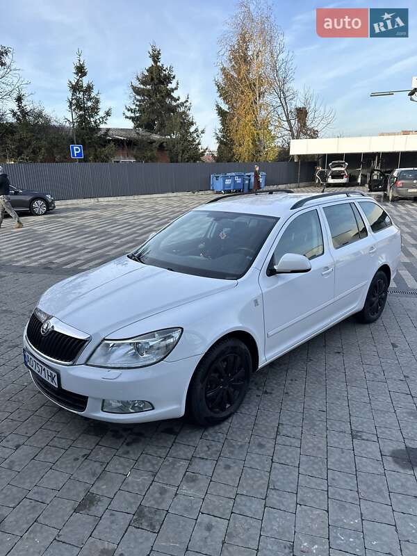 Універсал Skoda Octavia 2012 в Ужгороді