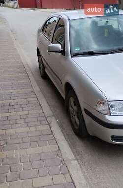 Лифтбек Skoda Octavia 2003 в Чорткове